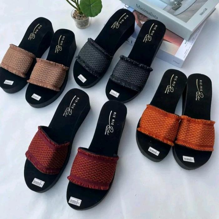 (04)Sendal Wedges Wanita Spon Sandalslop Kekinian Bisban - Shoes
