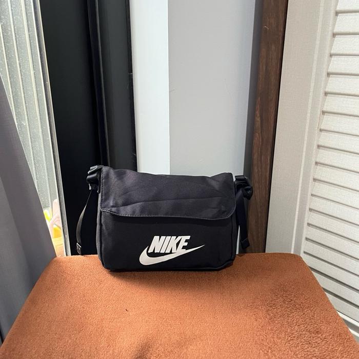 slingbag tas selempang second nike hitam pria dan wanita untuk kerja olahraga outdoor atau travellin