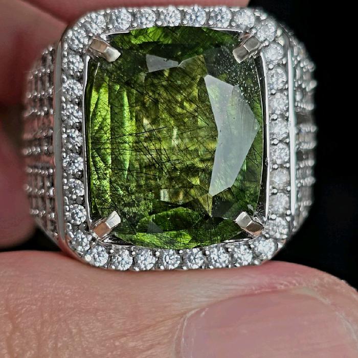 natural rutilated peridot 9.68ctr burma