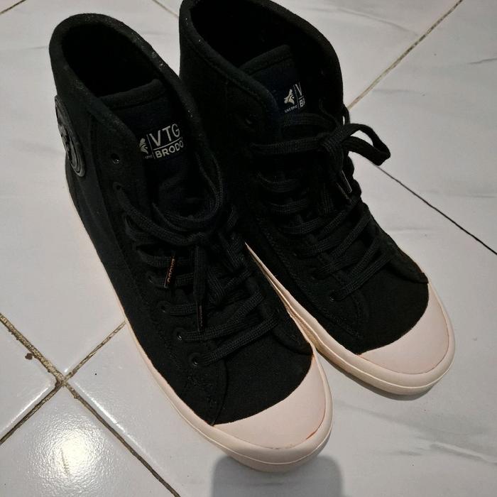 BRODO Vantage V2 Hi - Sepatu Pria Wanita Bekas Uk.43