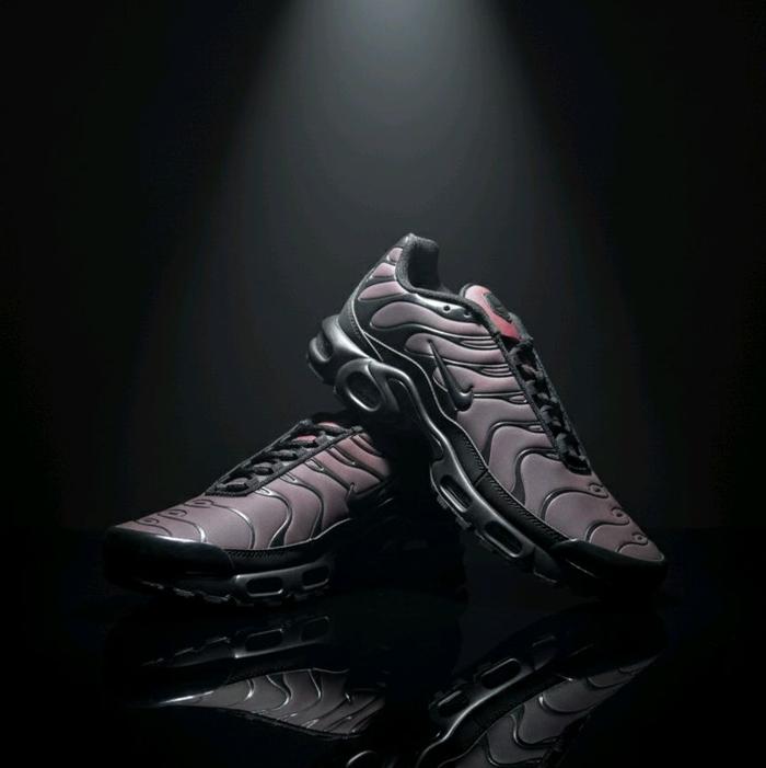 Sepatu Sneakers Nike Air Max TN Plus  Thermo Activ (Golden Size 45)