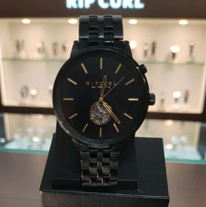 Jam Tangan Rip Curl Cambridge Steel Automatic Open Heart - Black/Gold Special Edition