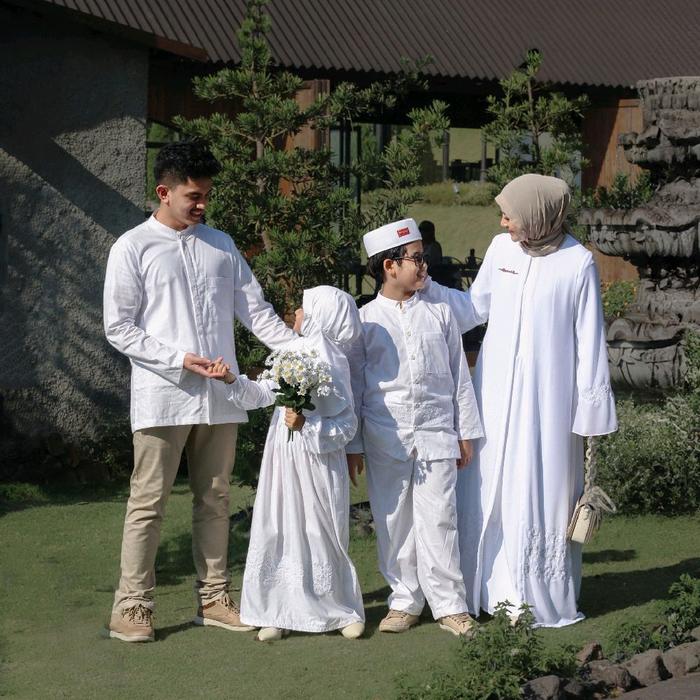 Sarimbit Dannis D'ikhrom/ Sarimbit Dannis Putih /Dannis Collection
