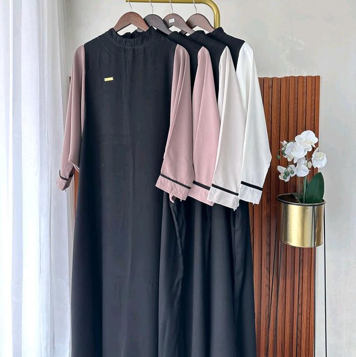 Abaya Kaftan by Iyaluna tangan lis model kaftan /batwing Muslim Gamis