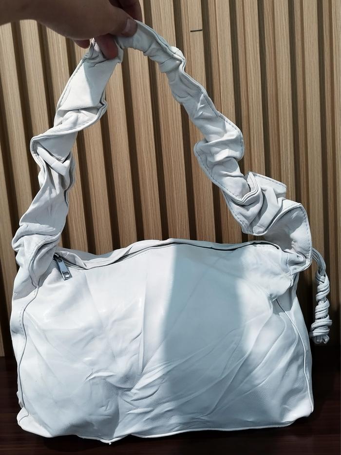 (THRIFT) LUXURY LEATHER SLING BAG KOREAN WHITE ELEGANT TIMELESS