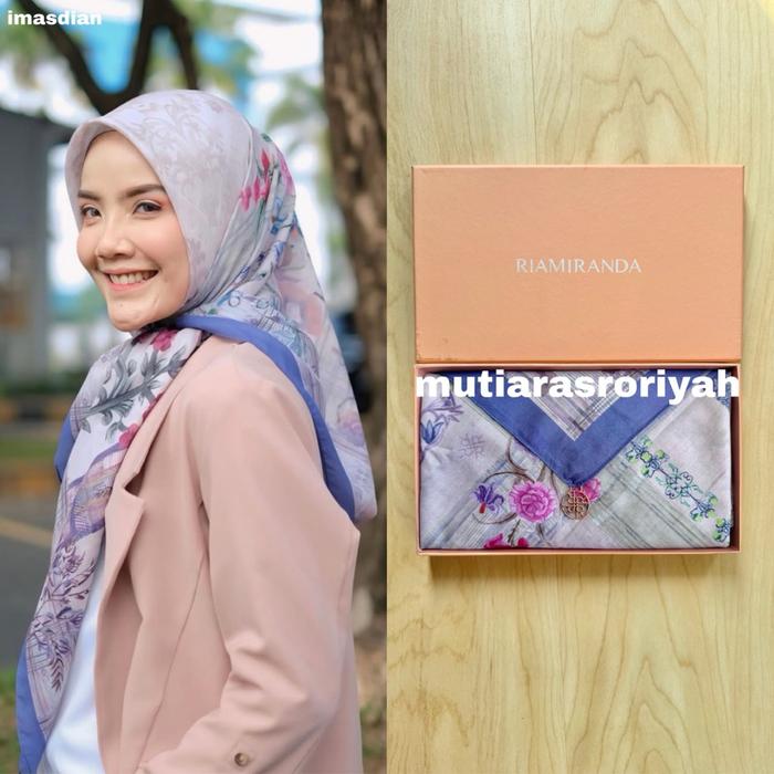 READY STOCK Ria Miranda Scarf Paotere Sapphire Blue Warm Grey Monogram Riamiranda