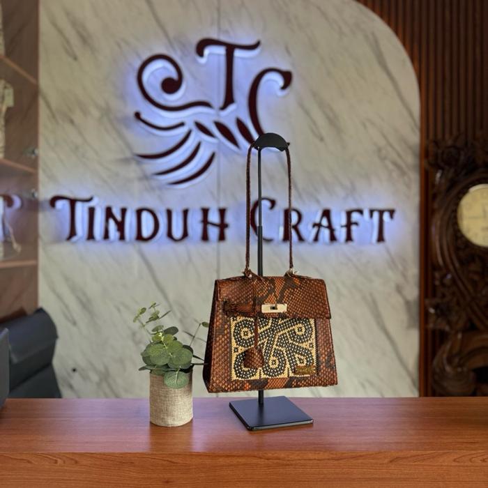 Tas KL Rotan Kelly Bag Anyaman Rotan Kalimantan dengan Kulit Asli Premium Size 24 cm dari Tinduh Cra