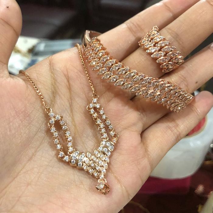 Set Kalung Gelang Cincin Replika Berlian