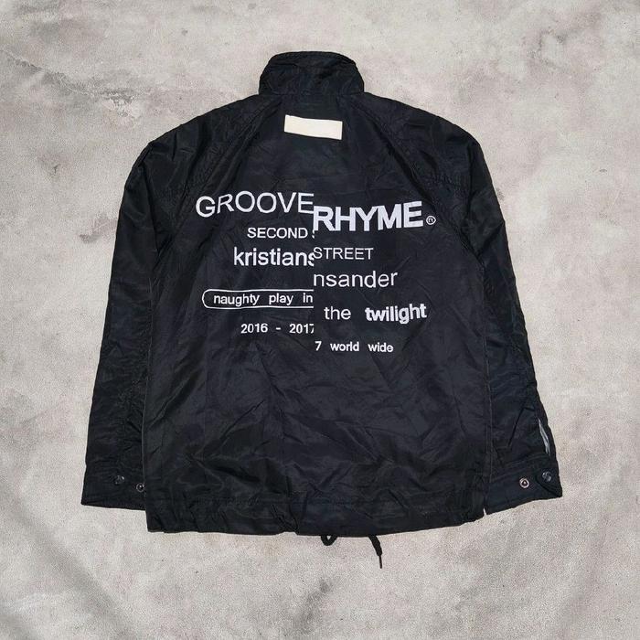 Jaket coach varsity  pria  groove rhyme hitam bekas