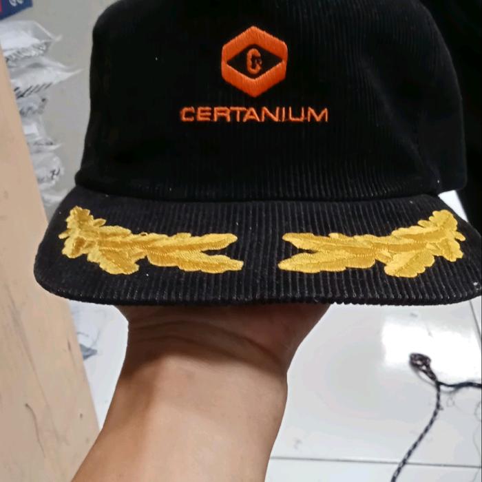 Topi certanium Made in USA Dari tag horizon