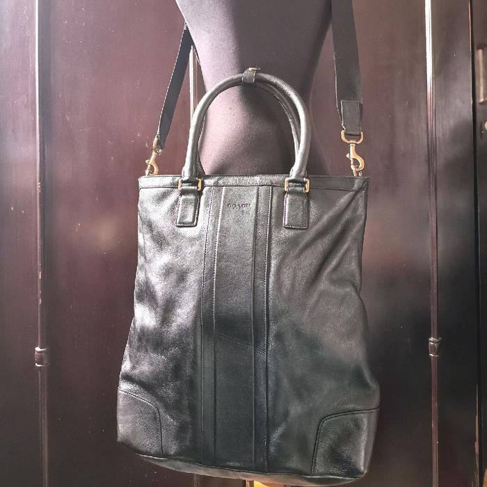 Sling Bag / Tas Selempang Kerja Pria Kulit Asli Ukuran Besar Vertikal Brand  C O A C H  Black Genuin