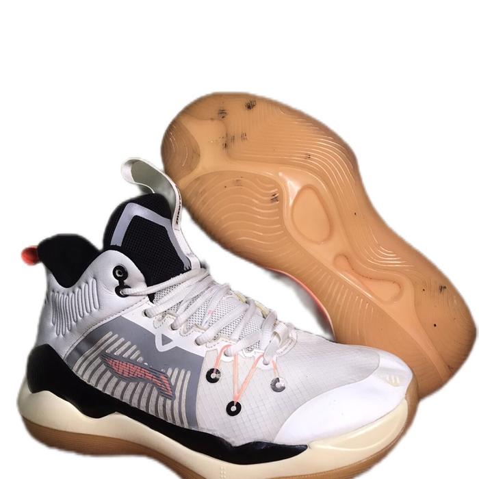 Sepatu basket anta Li-Ning