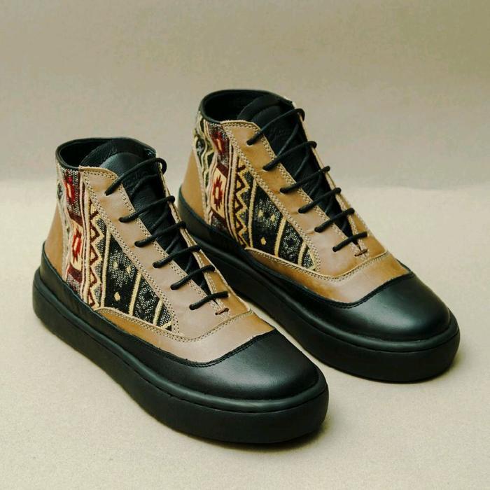 Sepatu Sneakers Kulit Pria Exodos57  - New Meawa Etnik