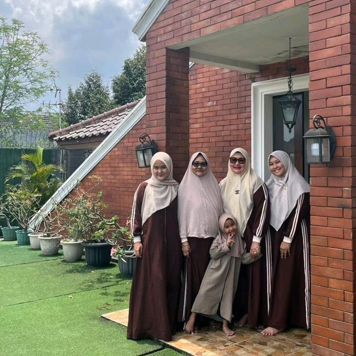 Gamis Traveling Rafhanah Mahogany.Anti Kusut Adem Nyaman.Elegan Simple Sporty.Size S-XXL Warna Lengk