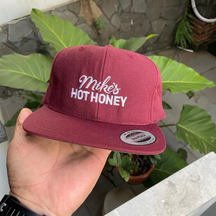 Preloved Topi classic yupoong underbrim hijau mikes hot honey
