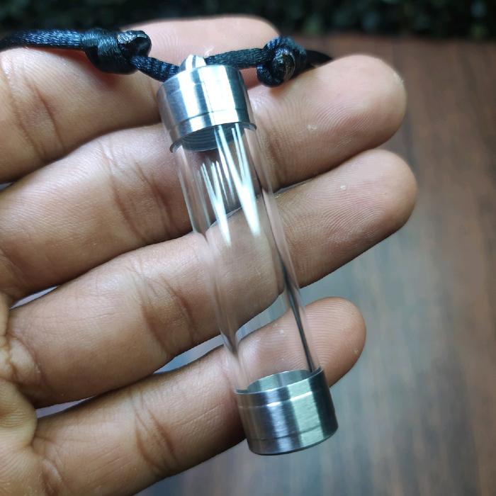 liontin tabung anti karat kalung tabung tempat perhiasan Tali Hitam Akrilik Titanium