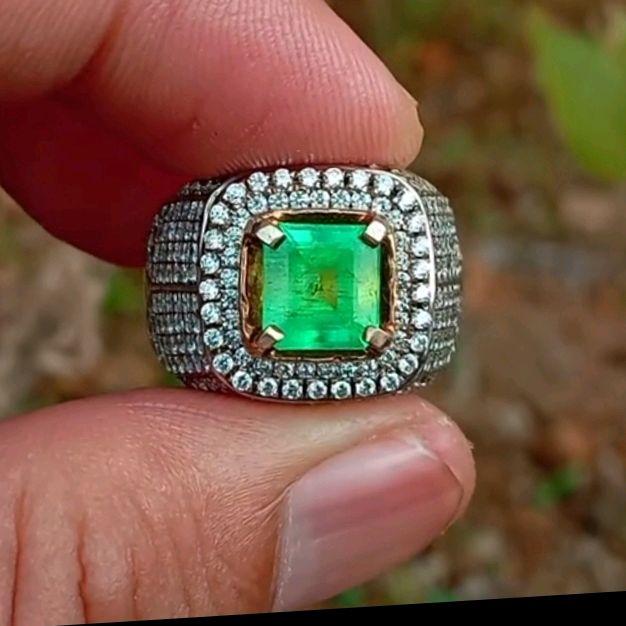 Zamrud Colombia Natural Emerald Beryl 1.78 ct CE Minor Memo CGL
