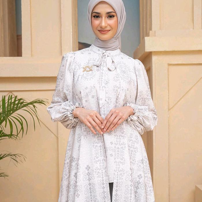 SALE NEW!! ready. Klamby Malqaf tunik in snowy pearl size L Muslim Wanita Atasan