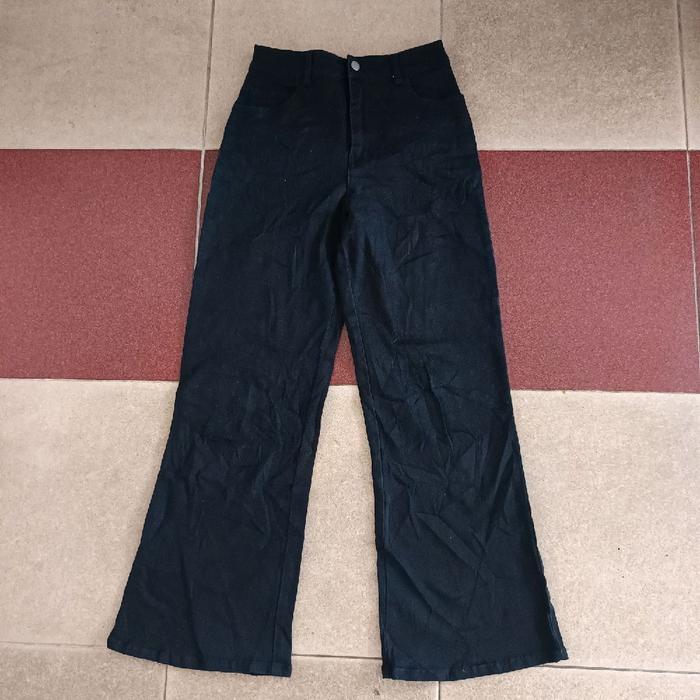celana panjang jeans flared GRL hitam L