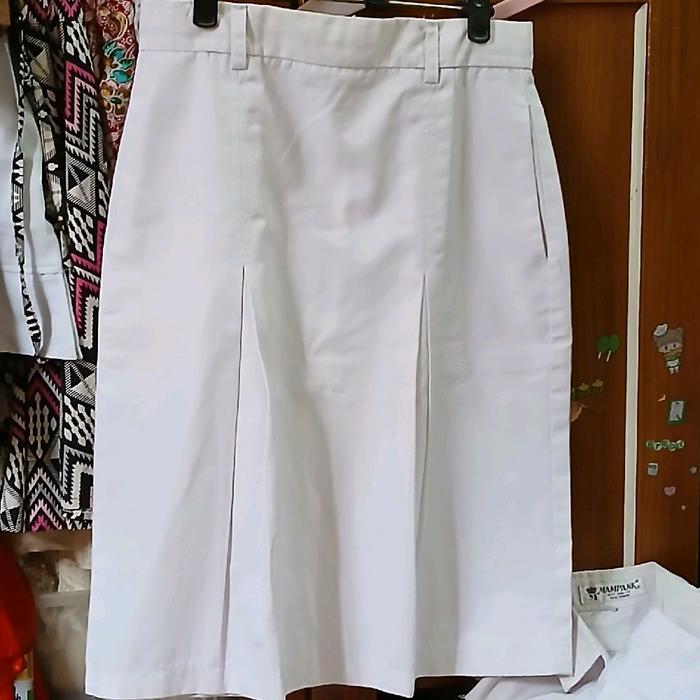 (PRELOVED) Rok Wanita Putih sekolah