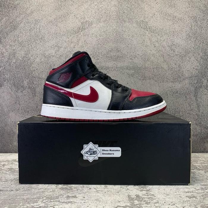 Sepatu Second Nike Air Jordan 1 Mid "Bred Toe" Size 40 insole 25 cm Original Guarantee 100%