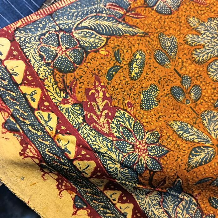 Kain batik full tulis asli tiga negri ToToT atau Tjoa Tjoen Tiang warna coklat buketan burung merak
