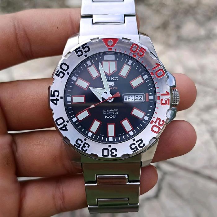 SEIKO 5 SPORTS BABY MONSTER SRP485K1