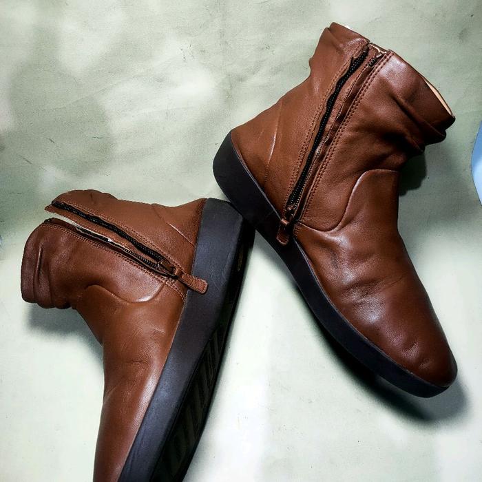 Fitflop Sepatu Kulit Resleting Pria, Size 43, Desain Trendy & Nyaman