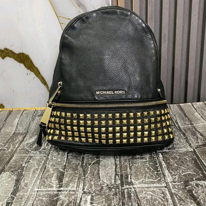MK Rhea Medium Studded Bacpack Authen