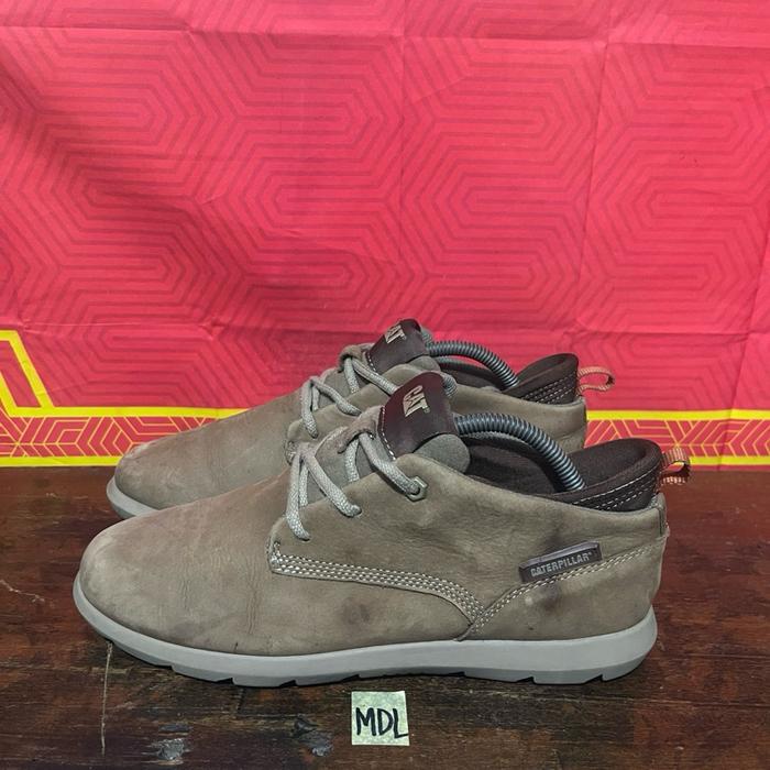 Sepatu second original Caterpillar Roamer Mid size 41