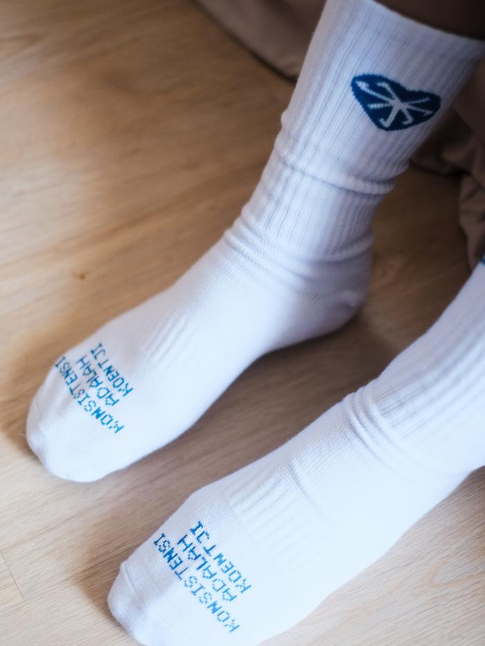 Kaos Kaki Manifesto (White) & Tunas Kopi (Black)