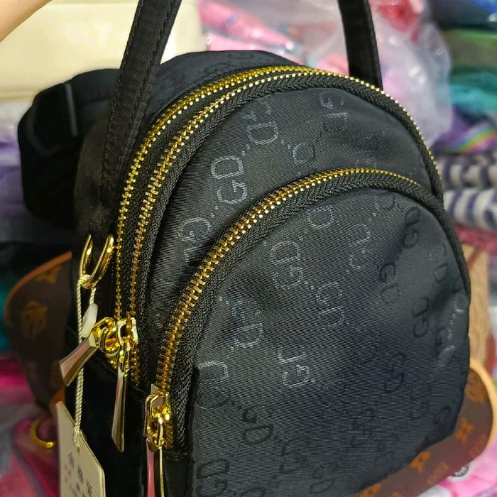 tas hp produk import buatan china dengan 3 jenis bahan ada yang parasut premium, kanvas premium,  da