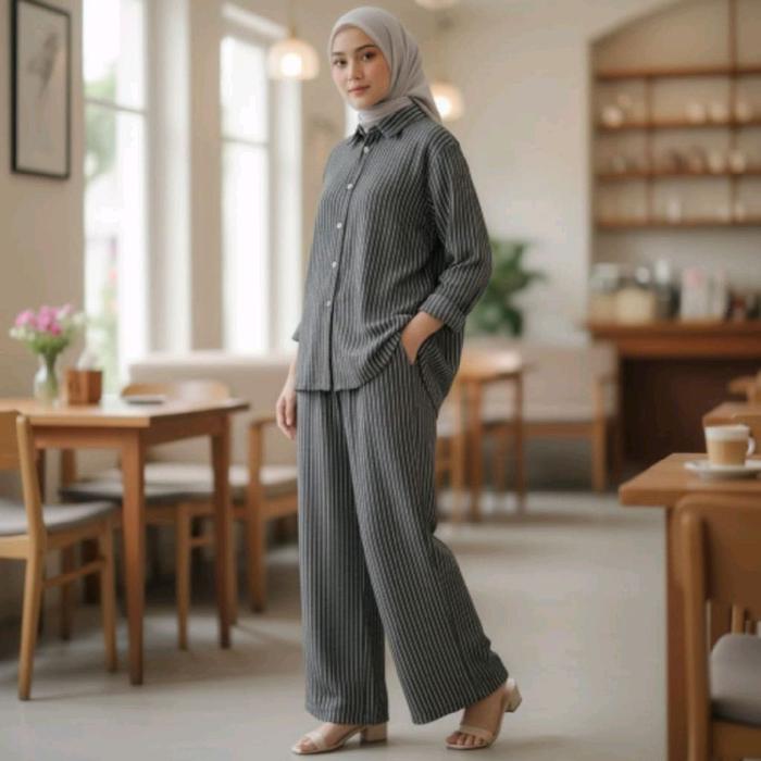 Mecca One Set Stripe | Setelan Atasan Kancing Muslim Kerah Kemeja Celana Kulot Panjang Karet Kantong