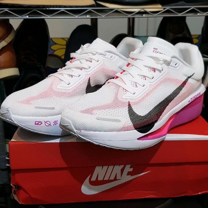 Nike Zoomfly putih pink size 42