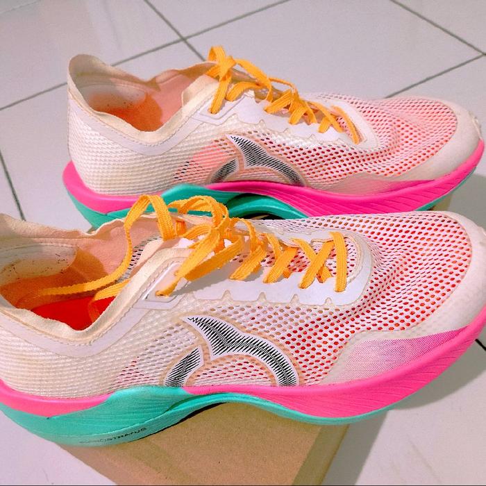 Ortuseight Sepatu Running Solar