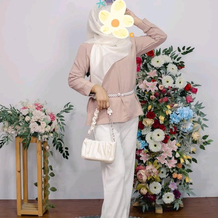 Daviena blouse elegan nyaman