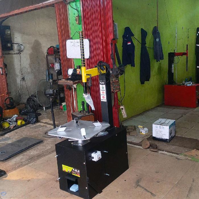 mesin buka ban tyrechanger elektrik semi-otomatis Velg