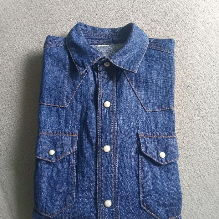 Kemeja Denim pria merk GU