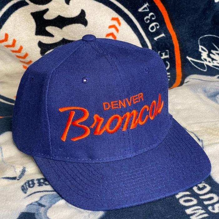 Topi vintage DENVER Broncos sport specialties