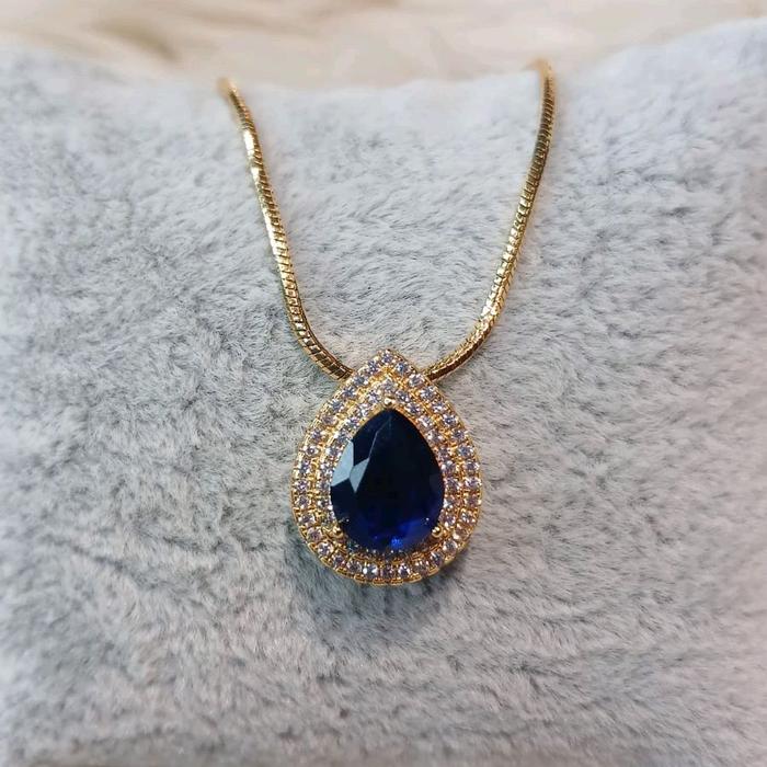 kalung gold mata biru, bahan terbuat dari titanium bisa dipakai kapan saja. buat sehari hari buat ke