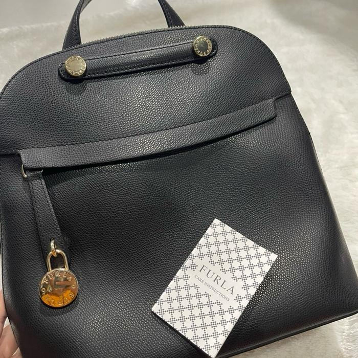 Furla Tas Ransel Wanita Hitam Kulit Asli dengan Desain Elegan dan Fungsi Praktis untuk Gaya Harian