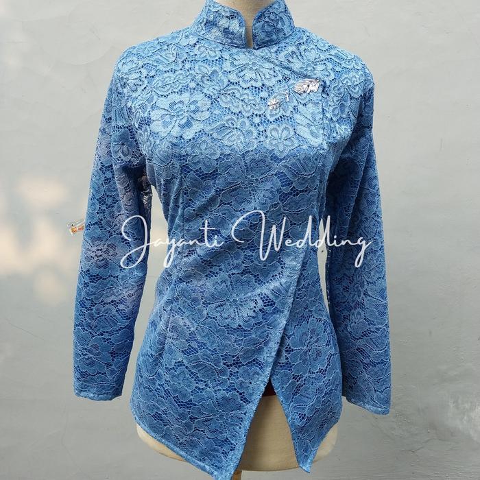 Kebaya Wisuda Model Janggan V2 - Dian Sastro Gadis Kretek - Dress, Wanita lurik jawa hitam / Kebaya 