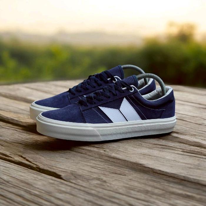 sepatu sneakers macbeth foksing navy white qualty