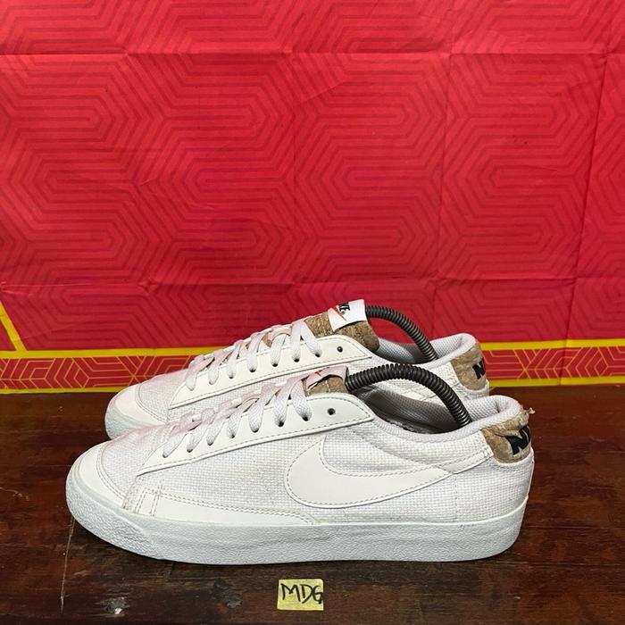 Sepatu second ori nike blazer low 77 white size 42