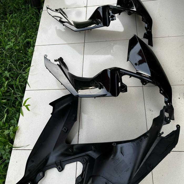 Sayap kanan PCX 160 gen 2 tahun 2025-2026 warna Hitam Glosy