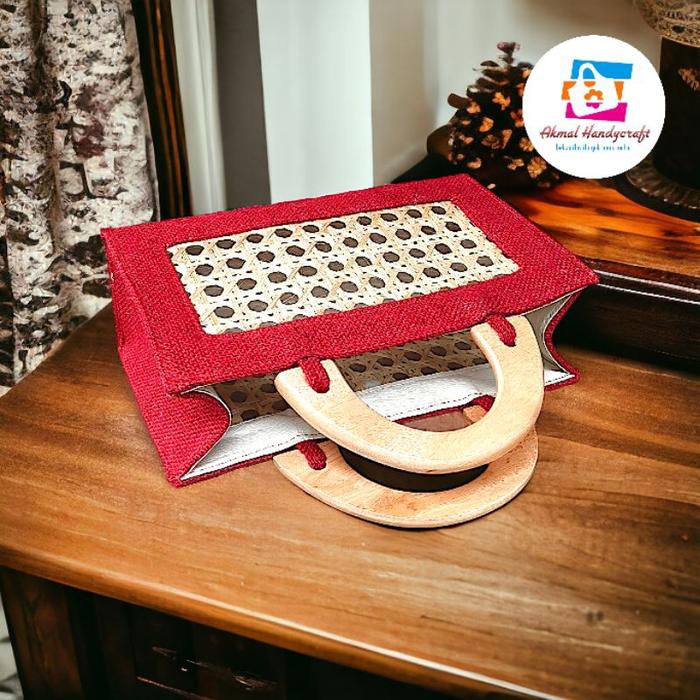 Akmal Handycraft Tas Wanita Keren Bahan Kain Goni Variasi Anyaman Bambu Dilapisi Mika Tangkai Kayu A