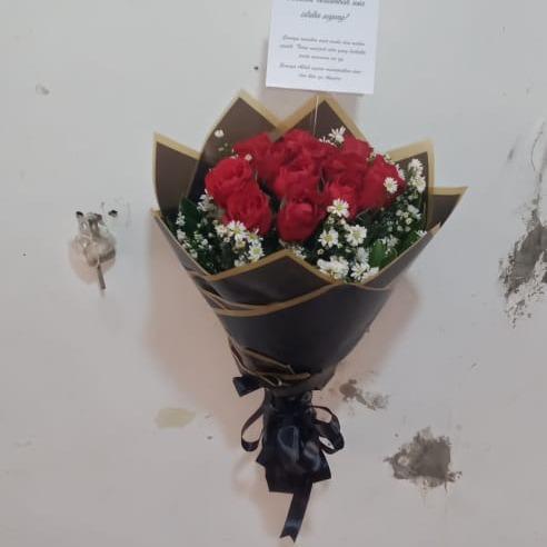 Buket Bunga Mawar Asli Bucket Wisuda Hadiah Ulang Tahun Mawar Merah Kertas Hitam Promo