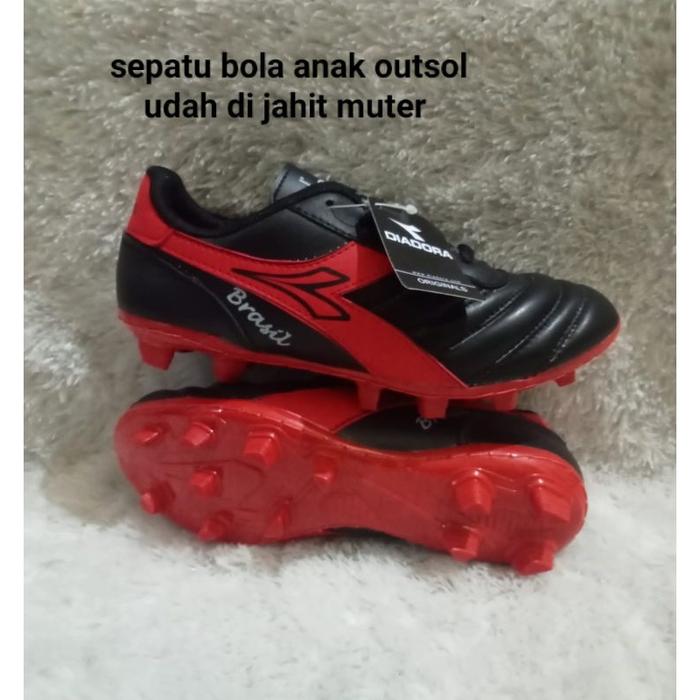 sepatu bola diadora anak size 32-38(out sole sudah jahit keliling)