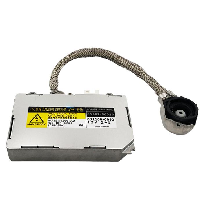 OEM KDLT002 DDLT002 85967-0E020 031100-0200 85967-50020 Headlight
