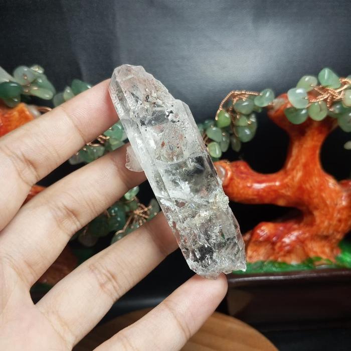 Batu Natural Sichuan Clear Quartz With Black inclusion (3)